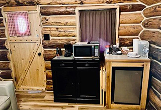 Cozy Moose Cabin Kitchenette